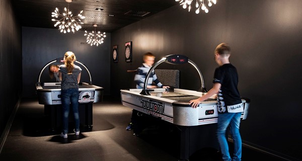 Aktivitetsavdeling airhockey og dart